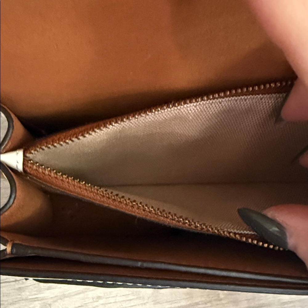 Coach White Patent Leather Tabby Shoulder Clutch only long strap - Picture 14 of 16